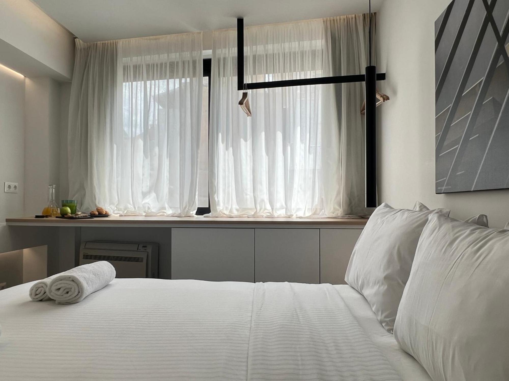 The Dazzling Glimpse Acropolis Suites 雅典 外观 照片