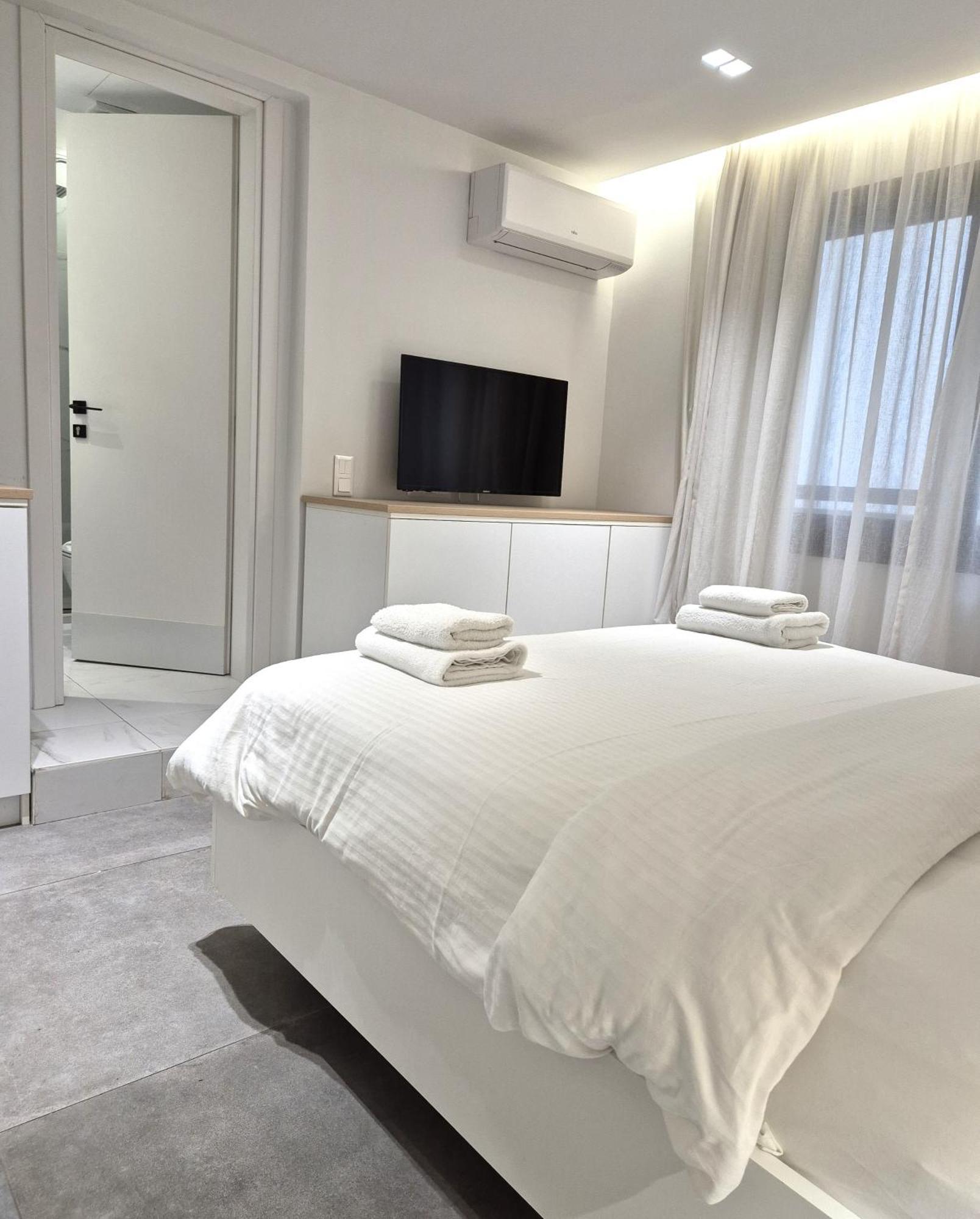 The Dazzling Glimpse Acropolis Suites 雅典 外观 照片